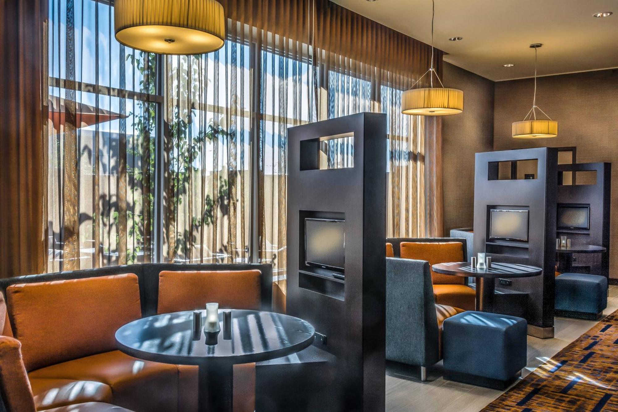 Courtyard By Marriott Airport Winnipeg